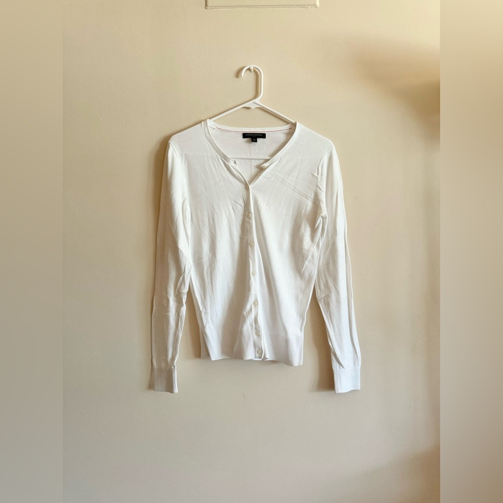 Banana republic white blouse (women’s medium)